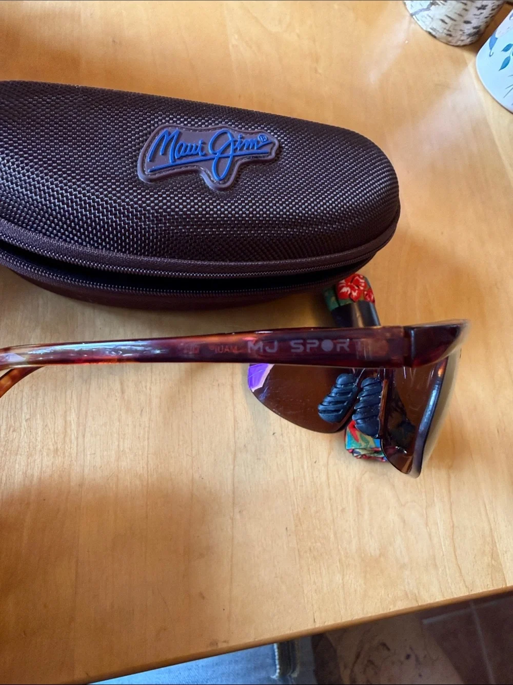 Maui Jim Brown Tortoise Malaga Sunglasses with Brown Case and Floral cloth